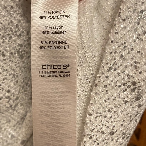 🚺 🆕 Weekends by Chico’s white/silver shimmer sweater top - Picture 8 of 9